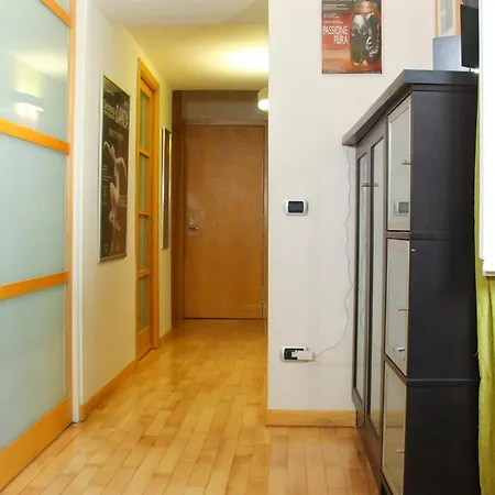 Metro Amedeo - Stanza Privata Con Vasca Idromassaggio Apartment Naples Exterior photo