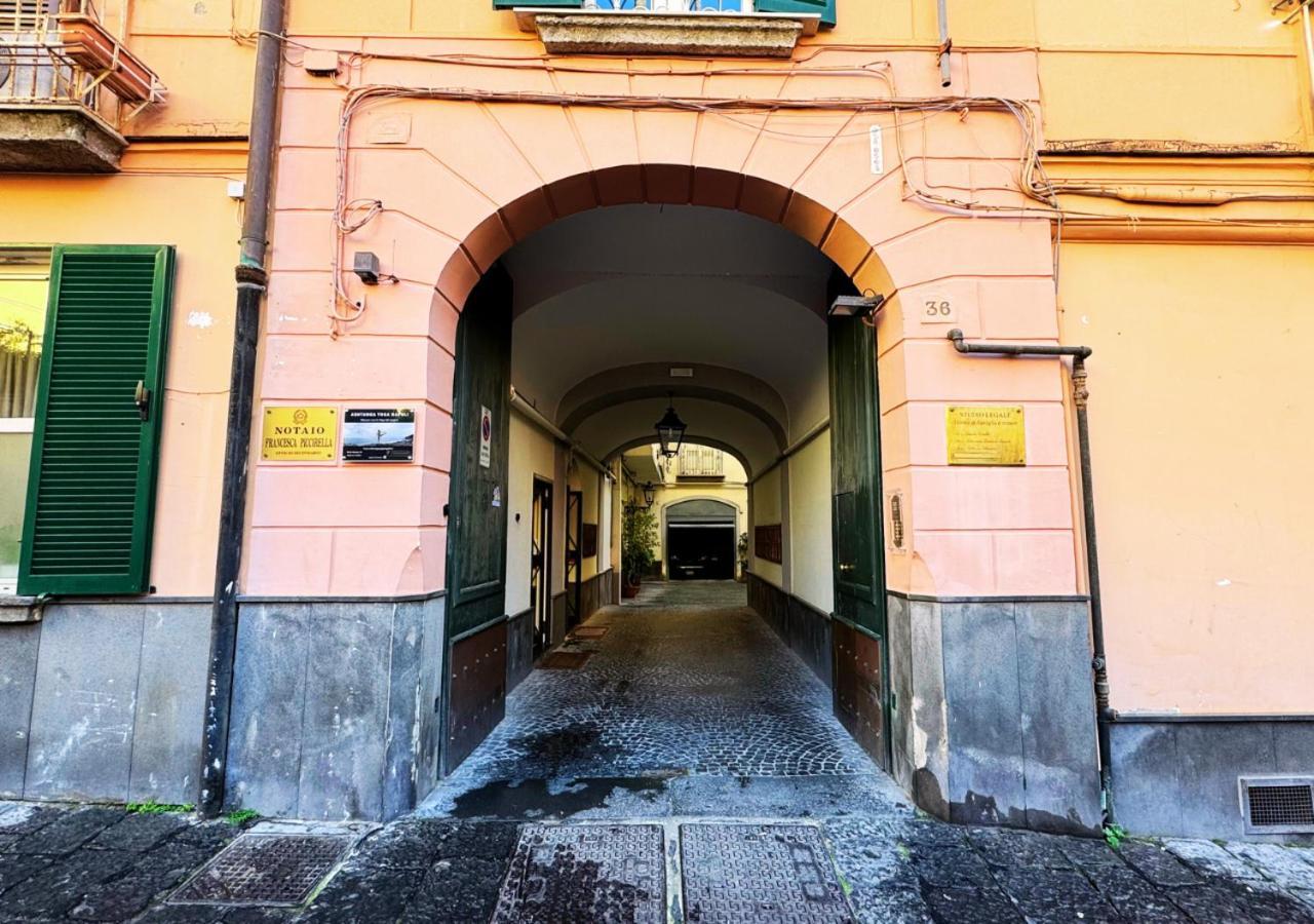 Metro Amedeo - Stanza Privata Con Vasca Idromassaggio Homestay Naples